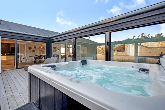 Sommerhus med spa.jpg